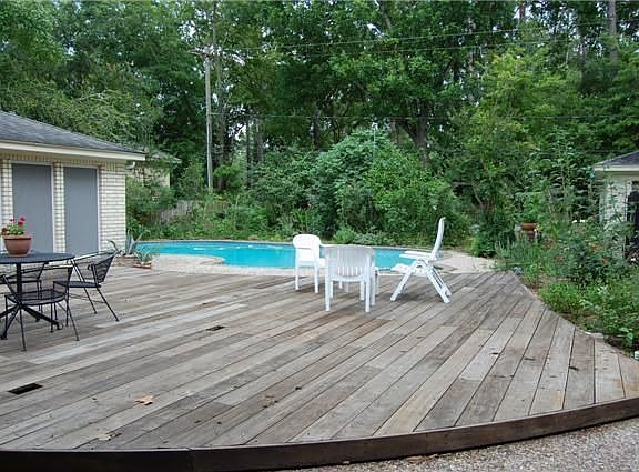 4th image of 8707 Green Valley Dr