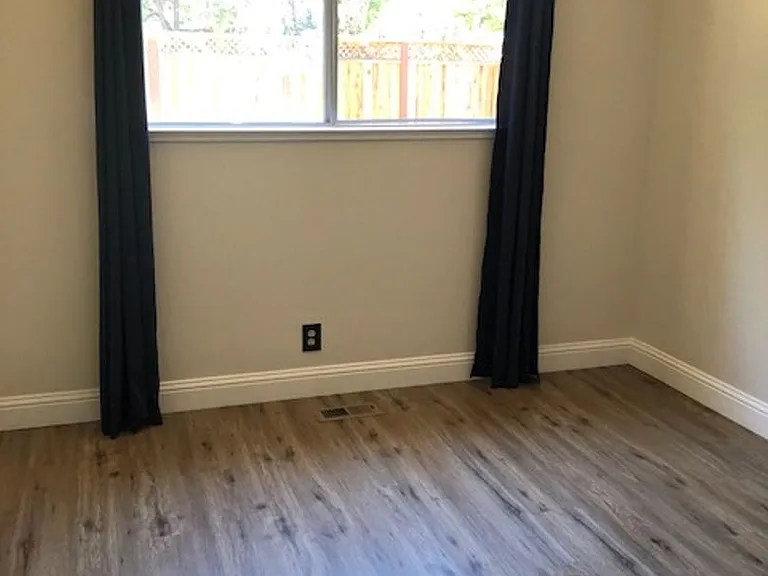 4798 Mohr Ave — Photo 3