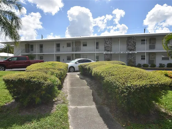 3950 Roxane Blvd APT 2B, Sarasota, FL 34235
