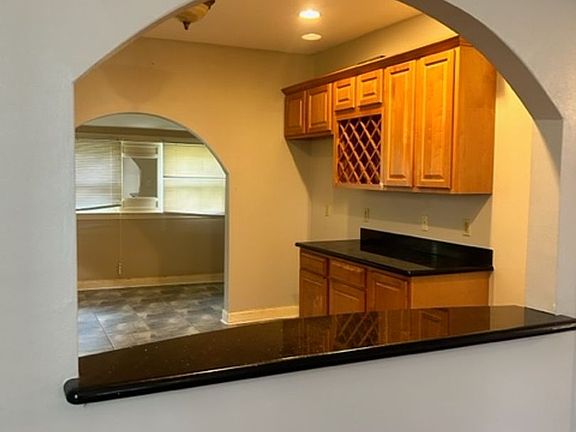 3rd image of 2477 Dreux Ave