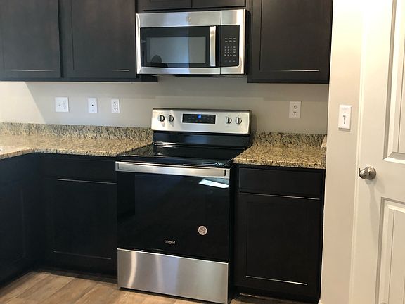 4th image of 154 Goodall Woods Dr