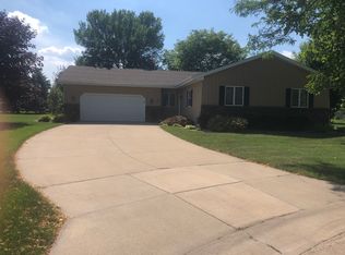 27 Reef Ct, Appleton, WI 54915