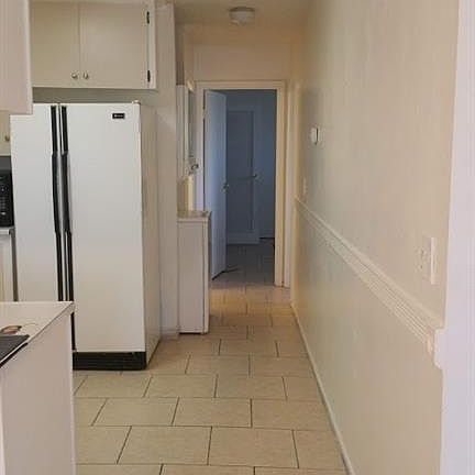 4th image of 4710 Roberta St Unit 4
