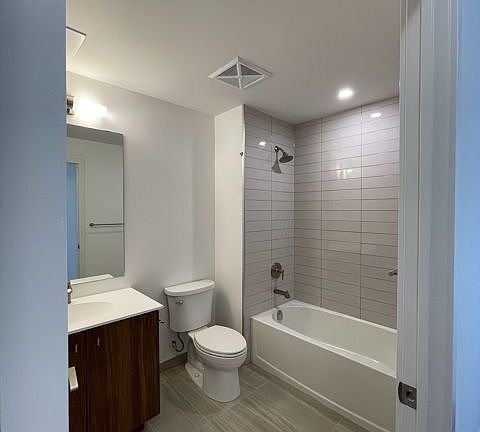 5th image of 5 Wellington St S #207