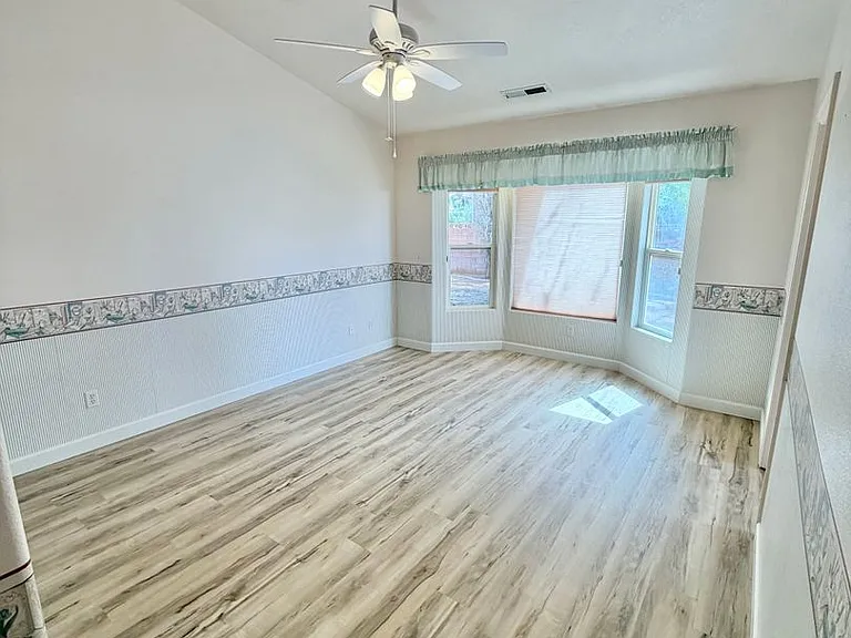 498 N 300 W — Photo 11