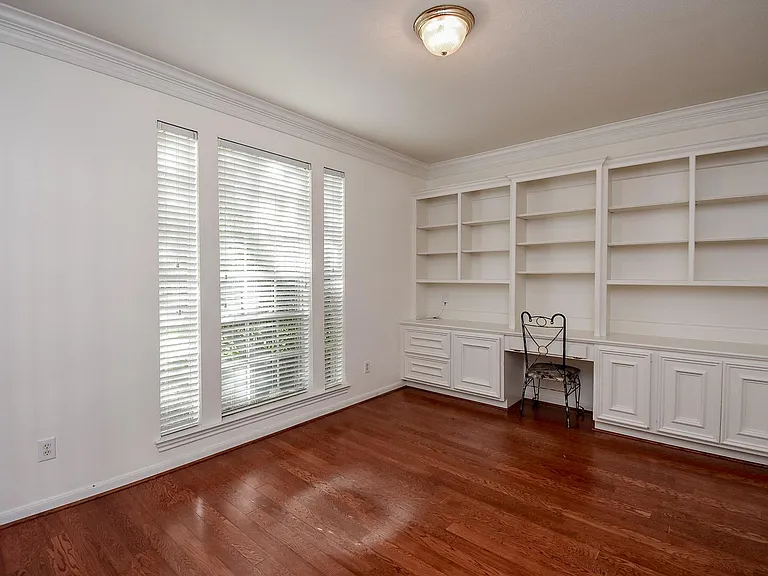 2719 Mossy Log Ct — Photo 12