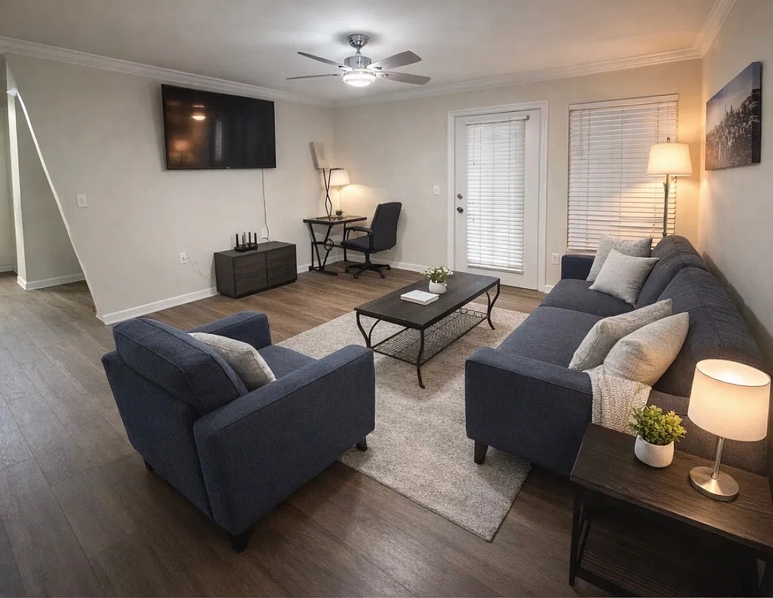 2 bed, 1133 sqft, $1,699 — Photo 1