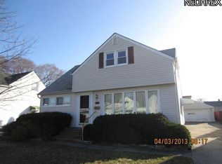 653 E 315th St, Willowick, OH 44095