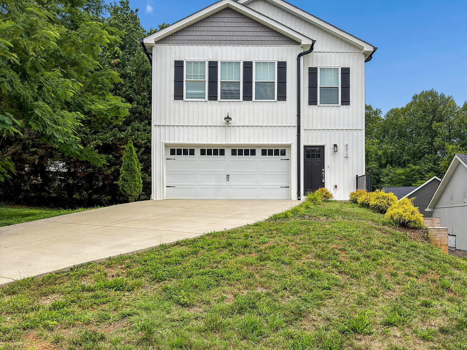 3 bed, 2.5 bath, 2124 sqft, $2,950 — Photo 3