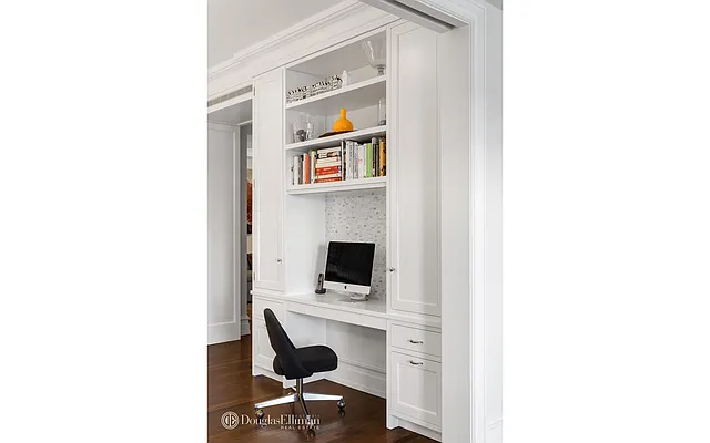 Sold by Douglas Elliman | media 21