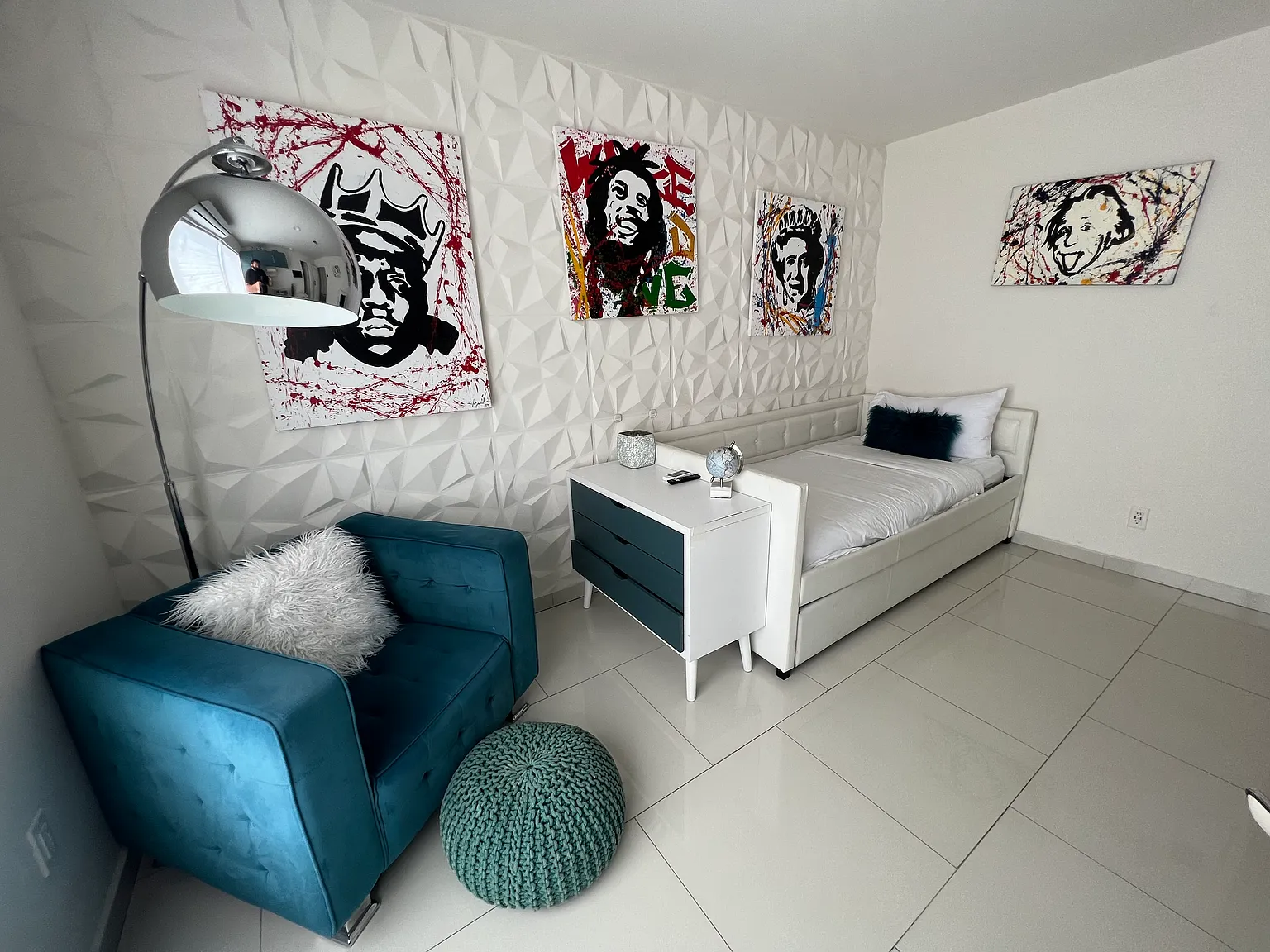 Studio, 150 sqft, $1,195 — Photo 1