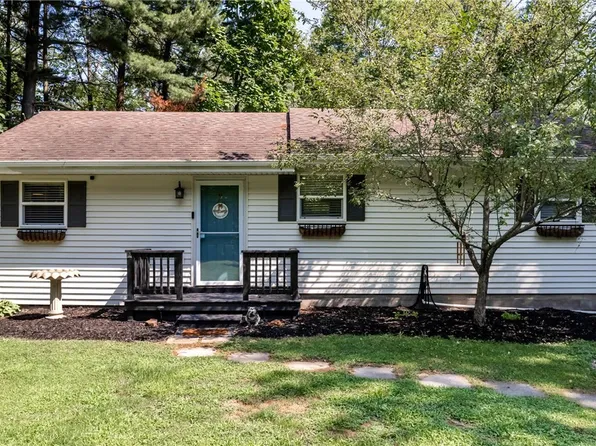 8709 Fewtown Rd, Deerfield, OH 44411