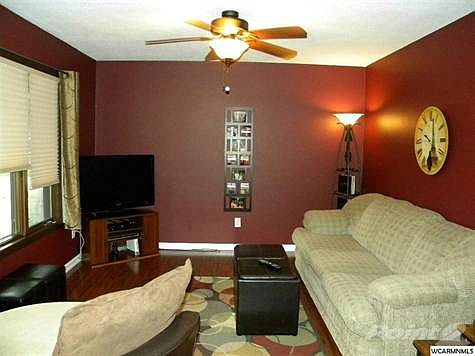 3rd image of 901 Hackberry Dr