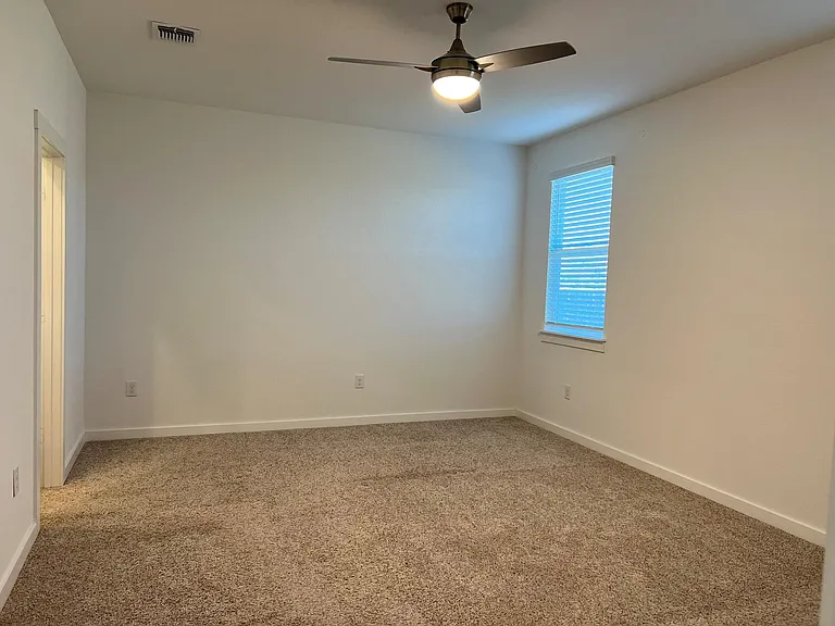 14213 Cantarra Dr — Photo 12