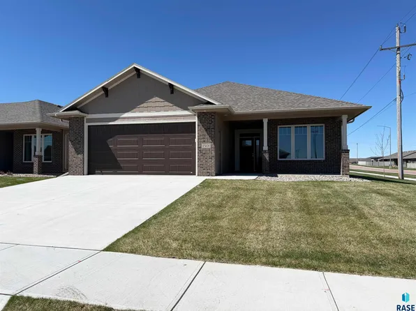 1501 S Wheatland Ave, Sioux Falls, SD 57106