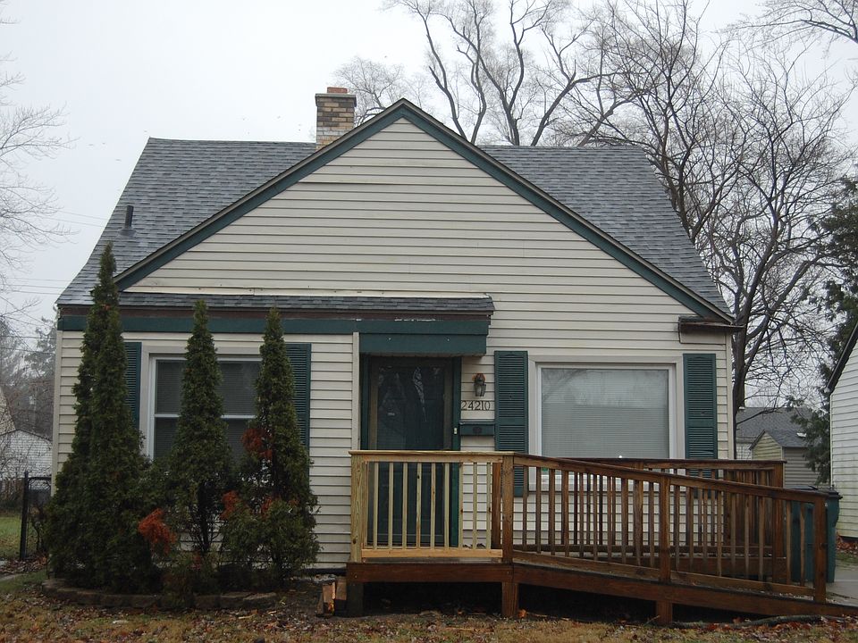 1st image of 24210 Cloverlawn Ave