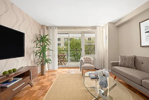 363 East 76th Street #5M in Lenox Hill, Manhattan | StreetEasy