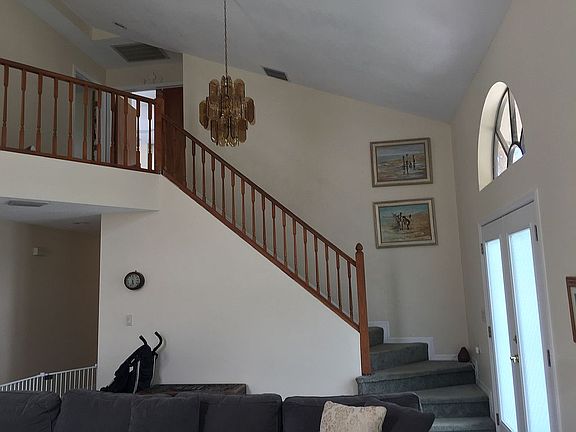 3rd image of 30 Baywood Dr