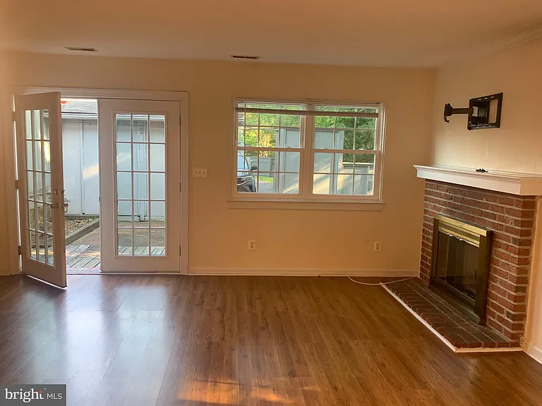 133 Woodlake Dr — Photo 5