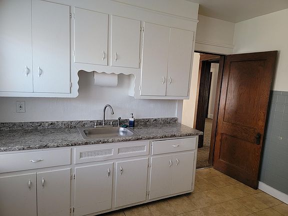 3rd image of 767 E 91st St #2