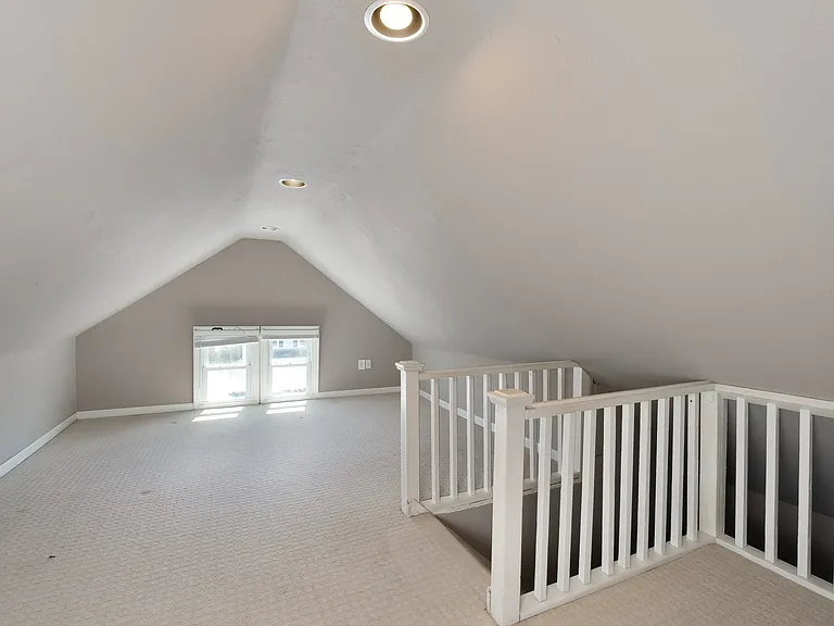 2892 Markbreit Ave — Photo 13