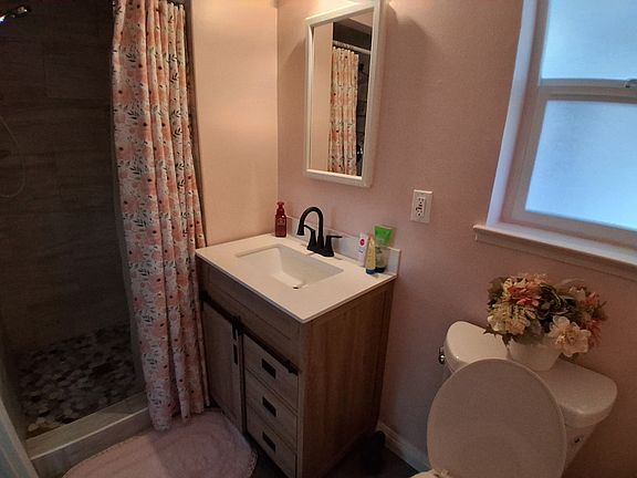 3rd image of 3900 Fargo Way