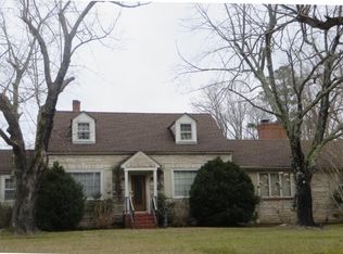 3153 Pierce Rd, Saluda, VA 23149