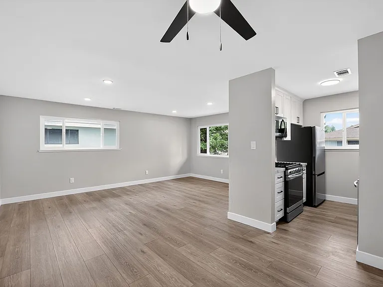 6281 Cavan Dr #4 — Photo 3
