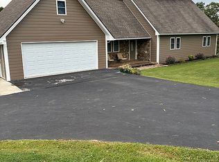 60 Spring Hollow Ln, Woodlawn, VA 24381