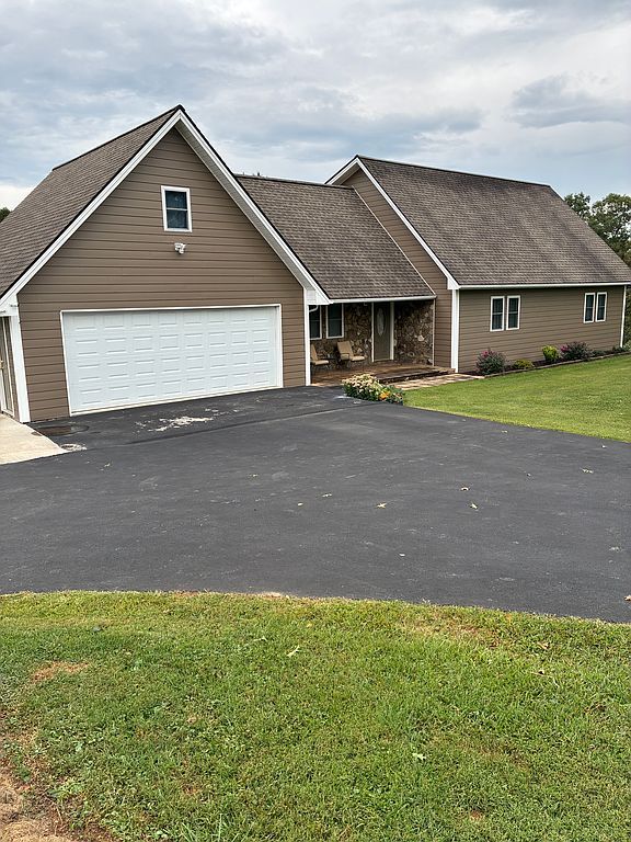 60 Spring Hollow Ln - Property Image