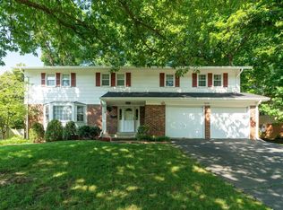 6026 Sherborn Ln, Springfield, VA 22152