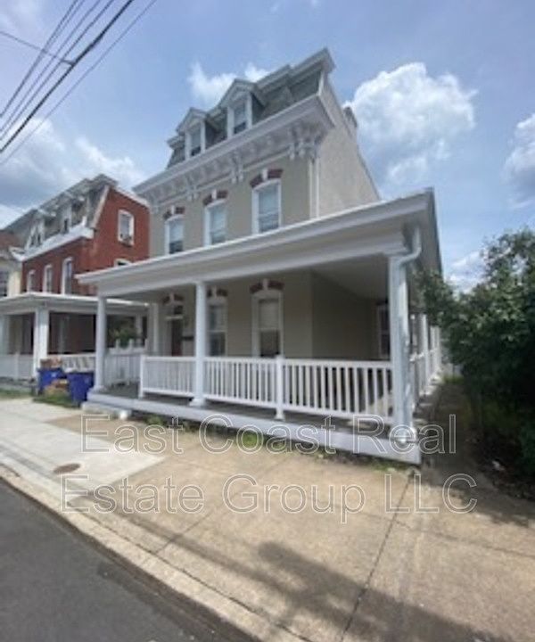 1st image of 112 S Mulberry St