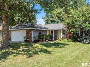 115 Springbrook Dr, Springfield, IL 62702