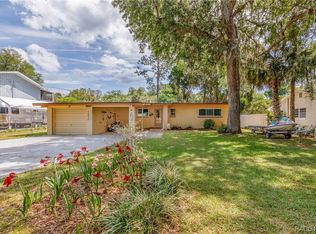 15 Palm Dr, Yankeetown, FL 34498