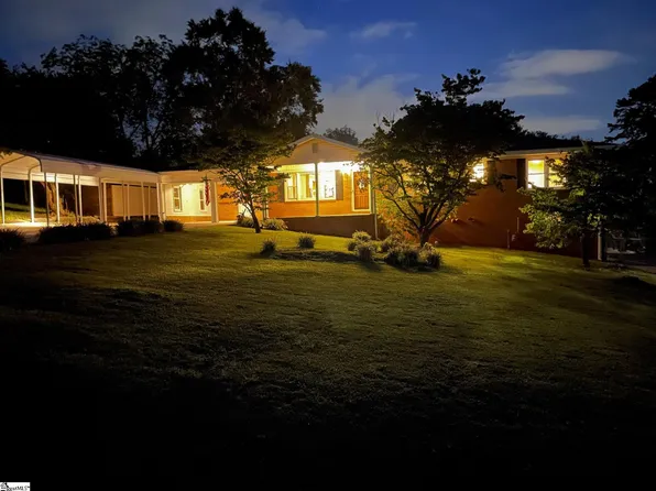 121 Parkdale Dr, Greenville, SC 29611