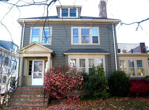 2nd image of 18 Lafayette Pl #1