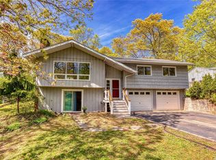 1615 Woodcliff Dr, Mattituck, NY 11952