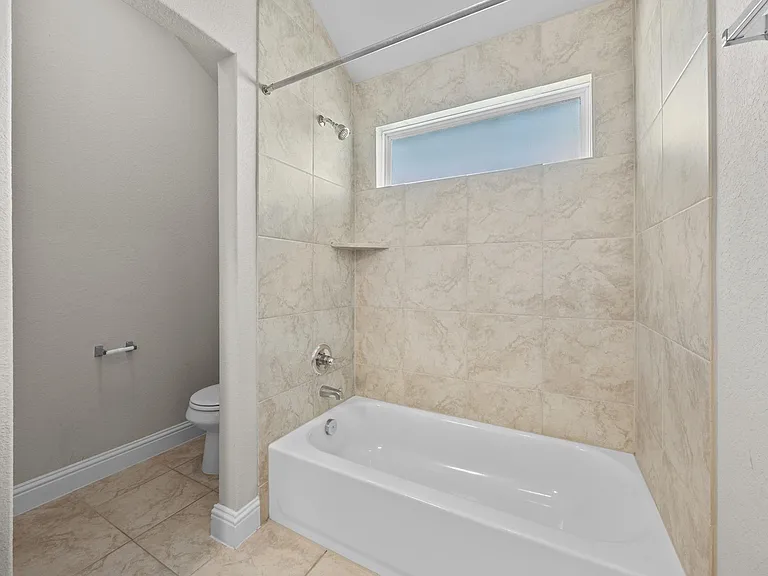 213 Graver St — Photo 25