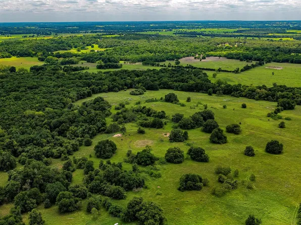 County Rd E #302, Lexington, TX 78947