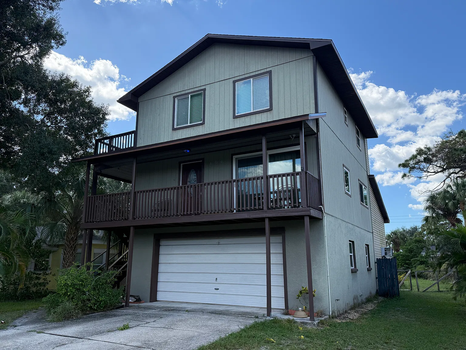 4 bed, 1964 sqft, $3,995 — Photo 2