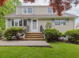 1 Villa Dr, Nanuet, NY 10954