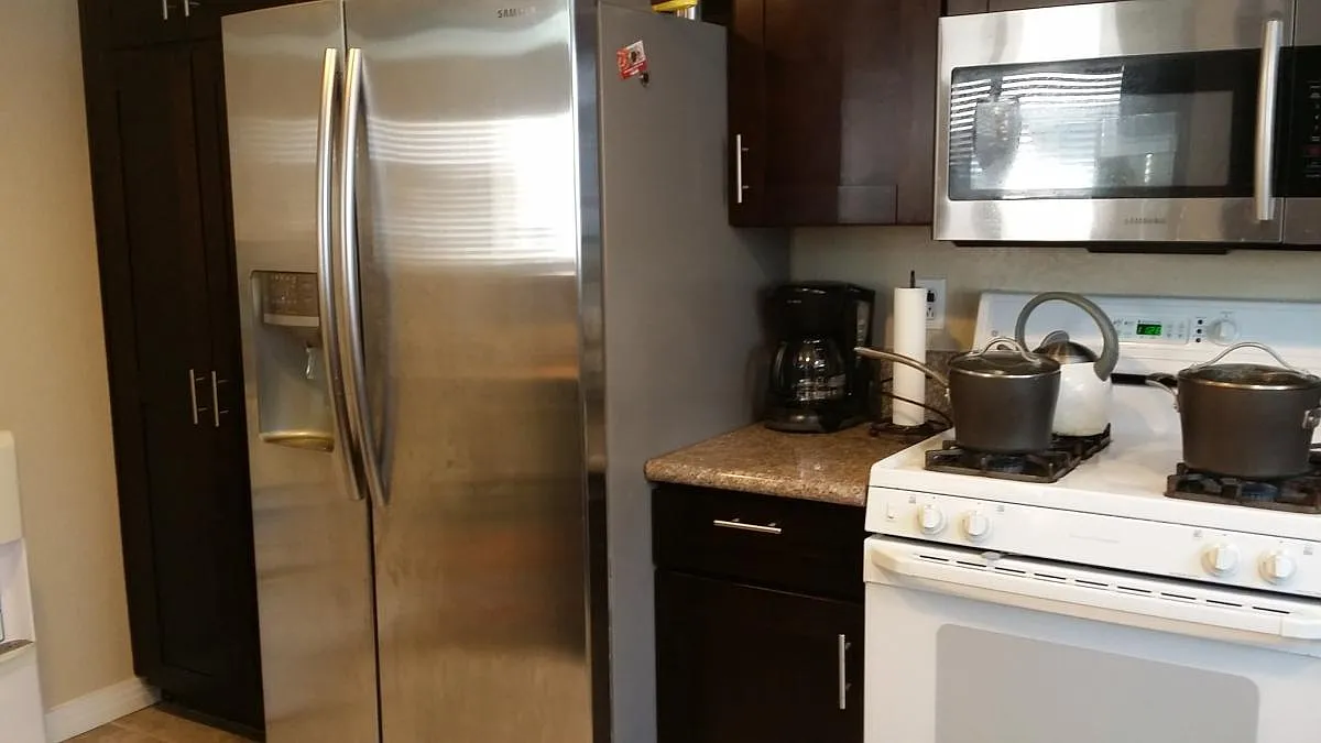 2 bed, 2.5 bath, 1341 sqft, $3,300 — Photo 2