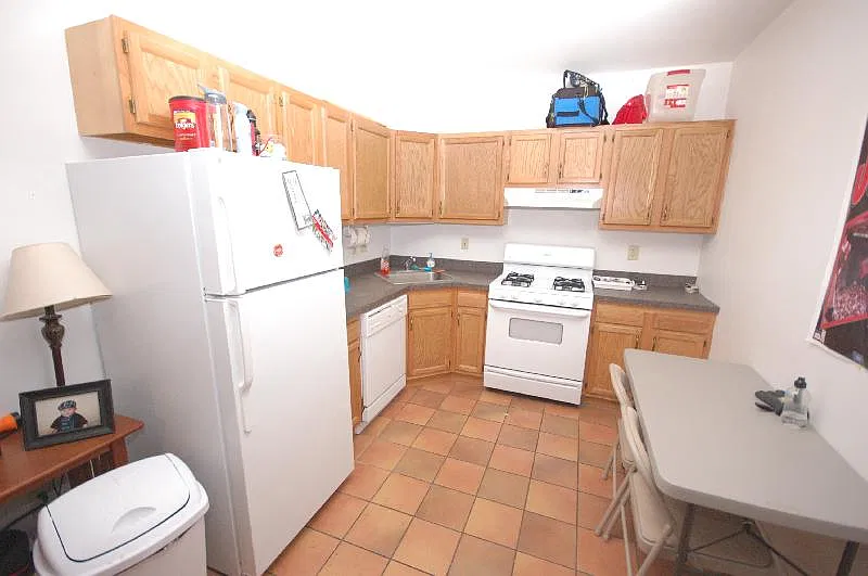 4 bed, $3,450 — Photo 3