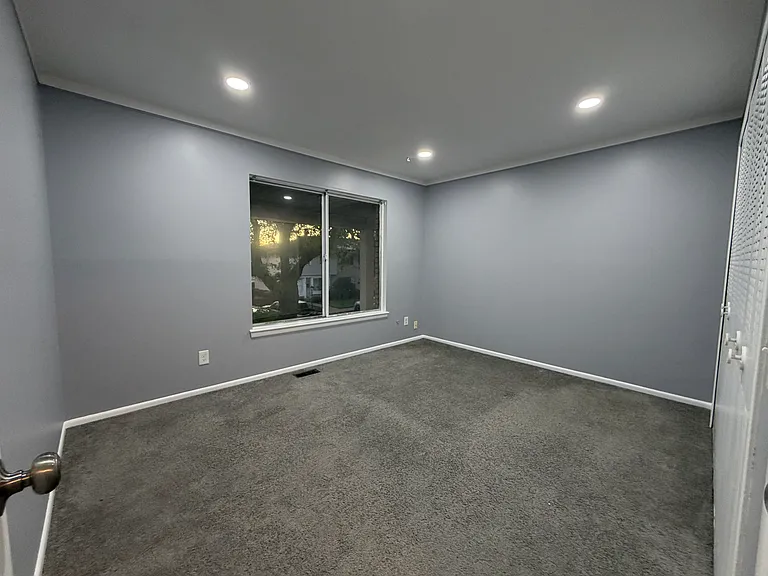28096 Universal Dr — Photo 7