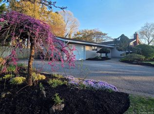 25 Fuller Street, Dix Hills, NY 11746