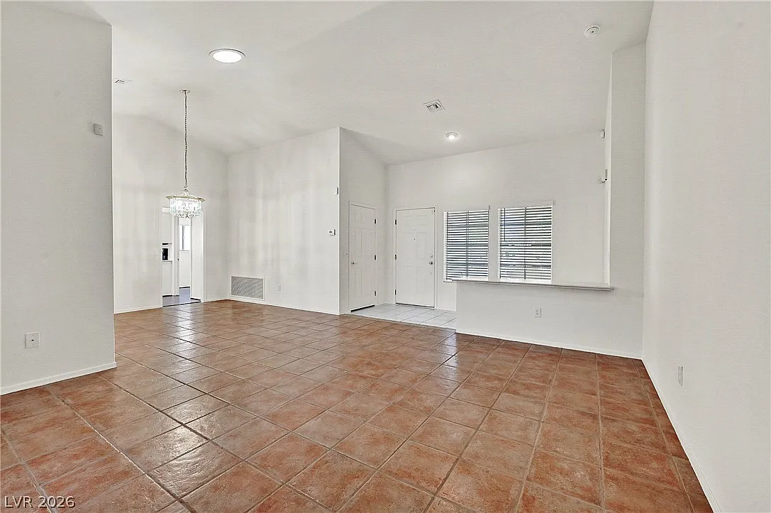 2 bed, 2.0 bath, 1653 sqft, $2,100 — Photo 2