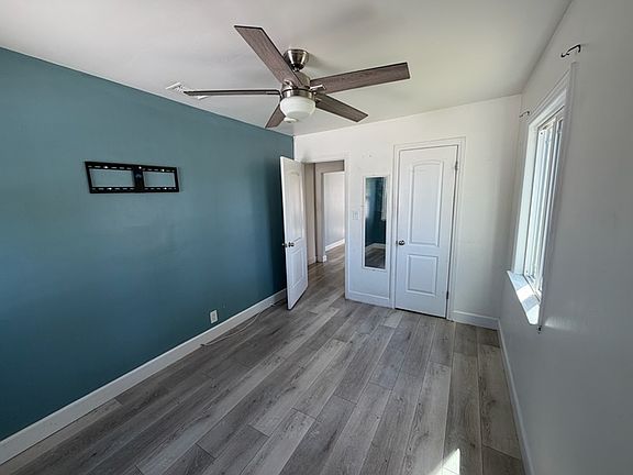 3rd image of 15118 Gard Ave