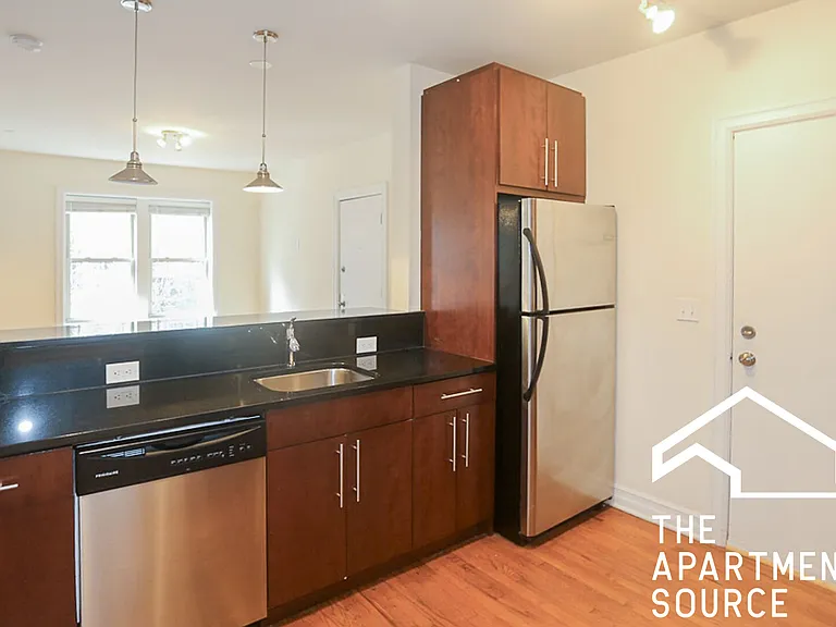 3830 N Sheffield Ave #1 — Photo 2
