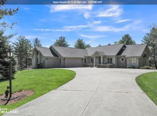 660 195th Ave, Pella, IA 50219