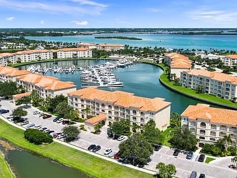 2nd image of 17 Harbour Isle Drive W #204